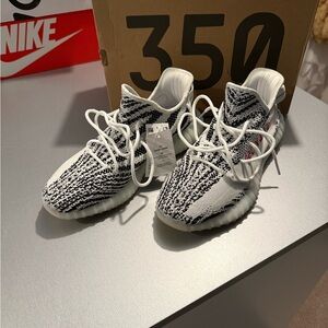 Adidas Yeezy Boost 350 V2 Zebra Sneakers